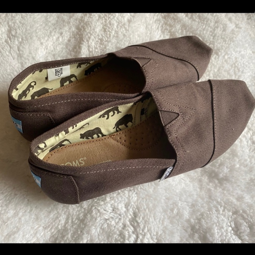 Toms Womens Classic Slip On Gray Shoes